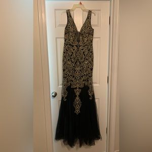 Black and gold mermaid gown